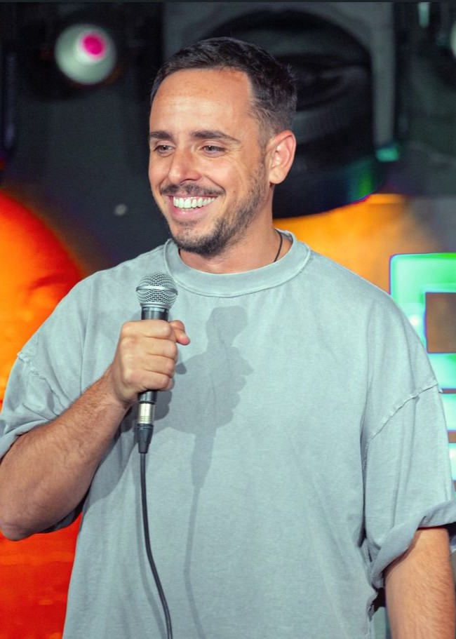  דניאל חן במופע סטנדאפ | הזמנת כרטיסים