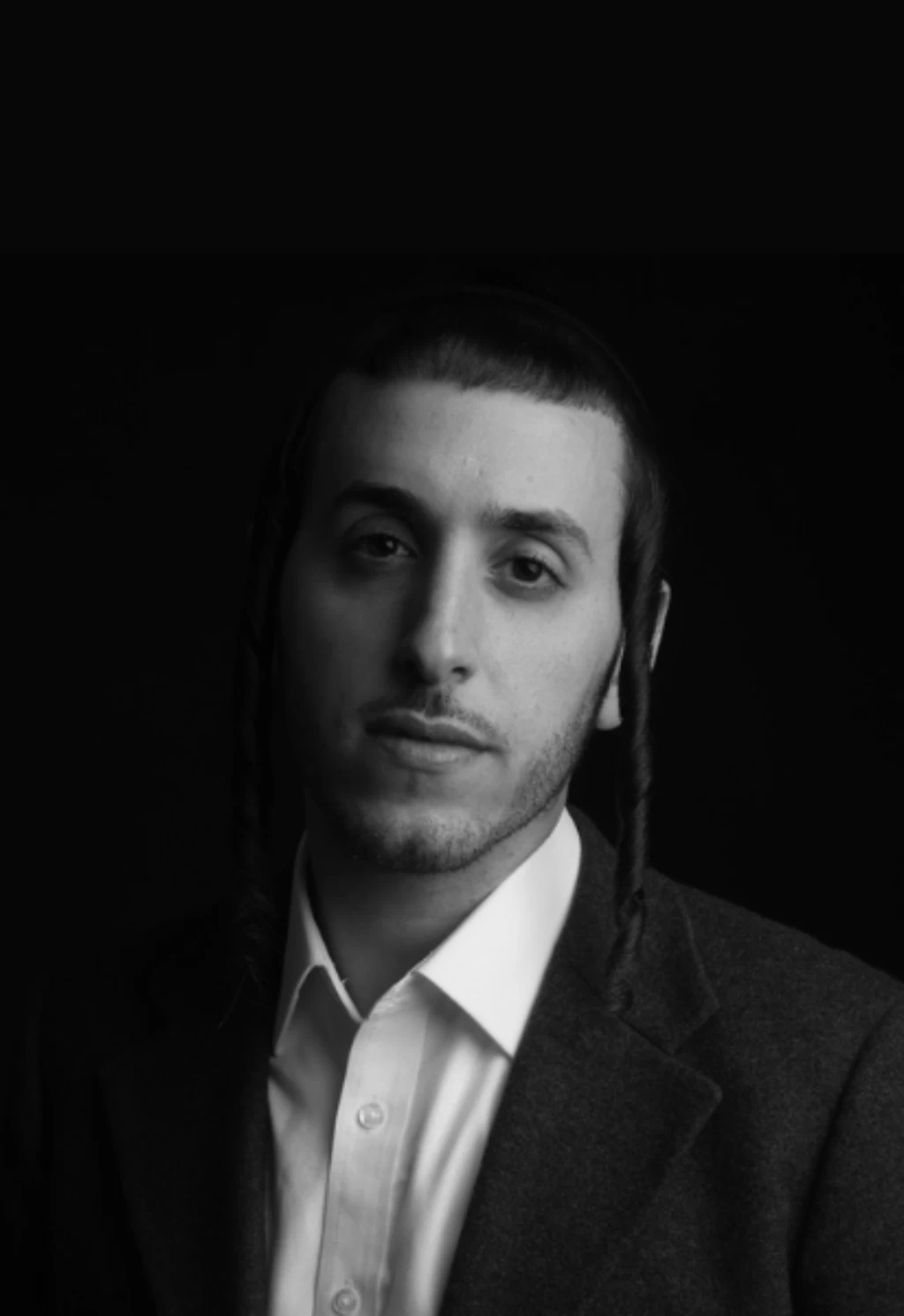  השלוחה החרדית - מופע עם ענק הזמר שמוליק סוכות מארח את ארי היל | האירוע חלף