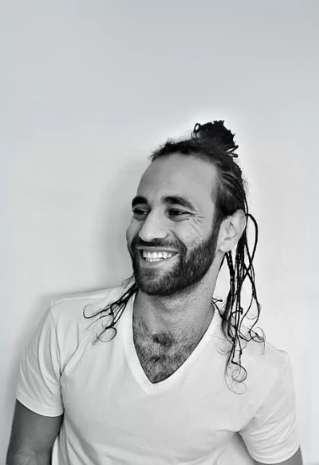  נועם צוריאלי | הזמנת כרטיסים